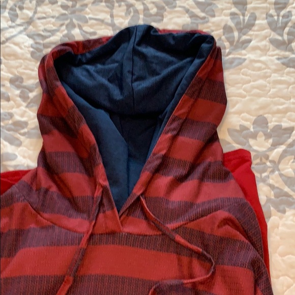 Red and Navy Striped Fall Hoodie 2XL - Picture 6 of 6
